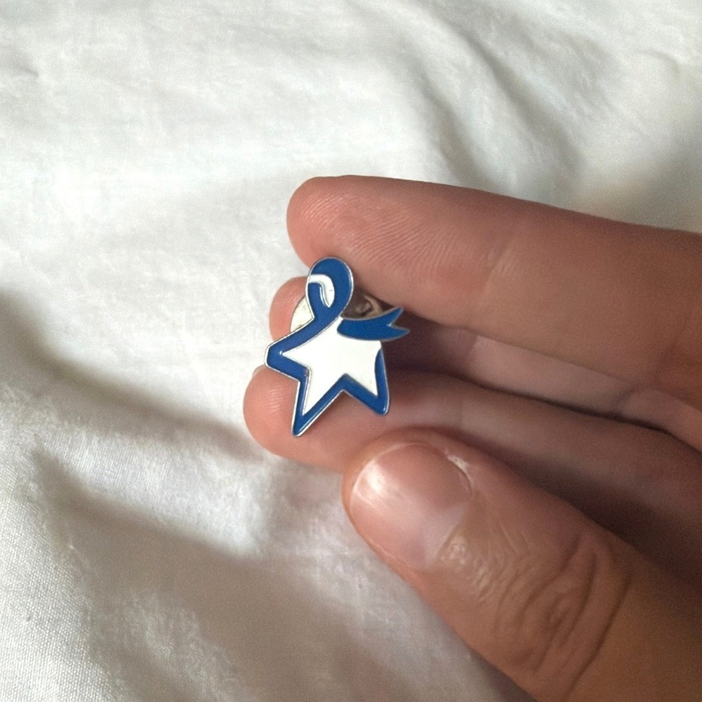 Colon Cancer Awareness Lapel Pin Unisex Blue White Excellent Star Enamel